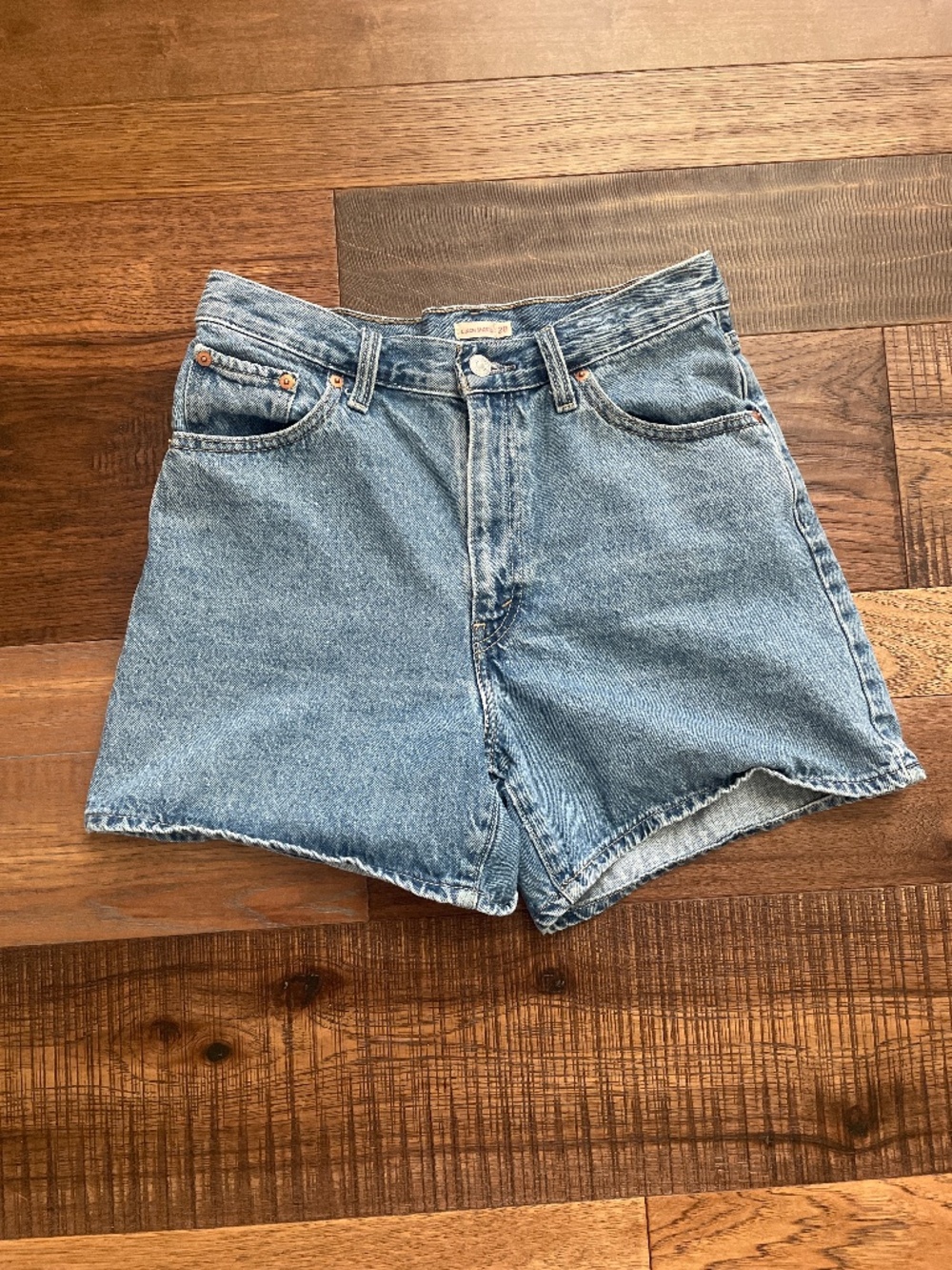 Womens Levi Cinch shorts